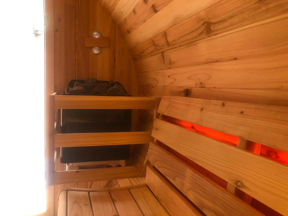 Fass Sauna mit Panoramafenster